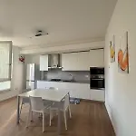 Oksy House Free Parking And Tram To At 1 Minute Apartman